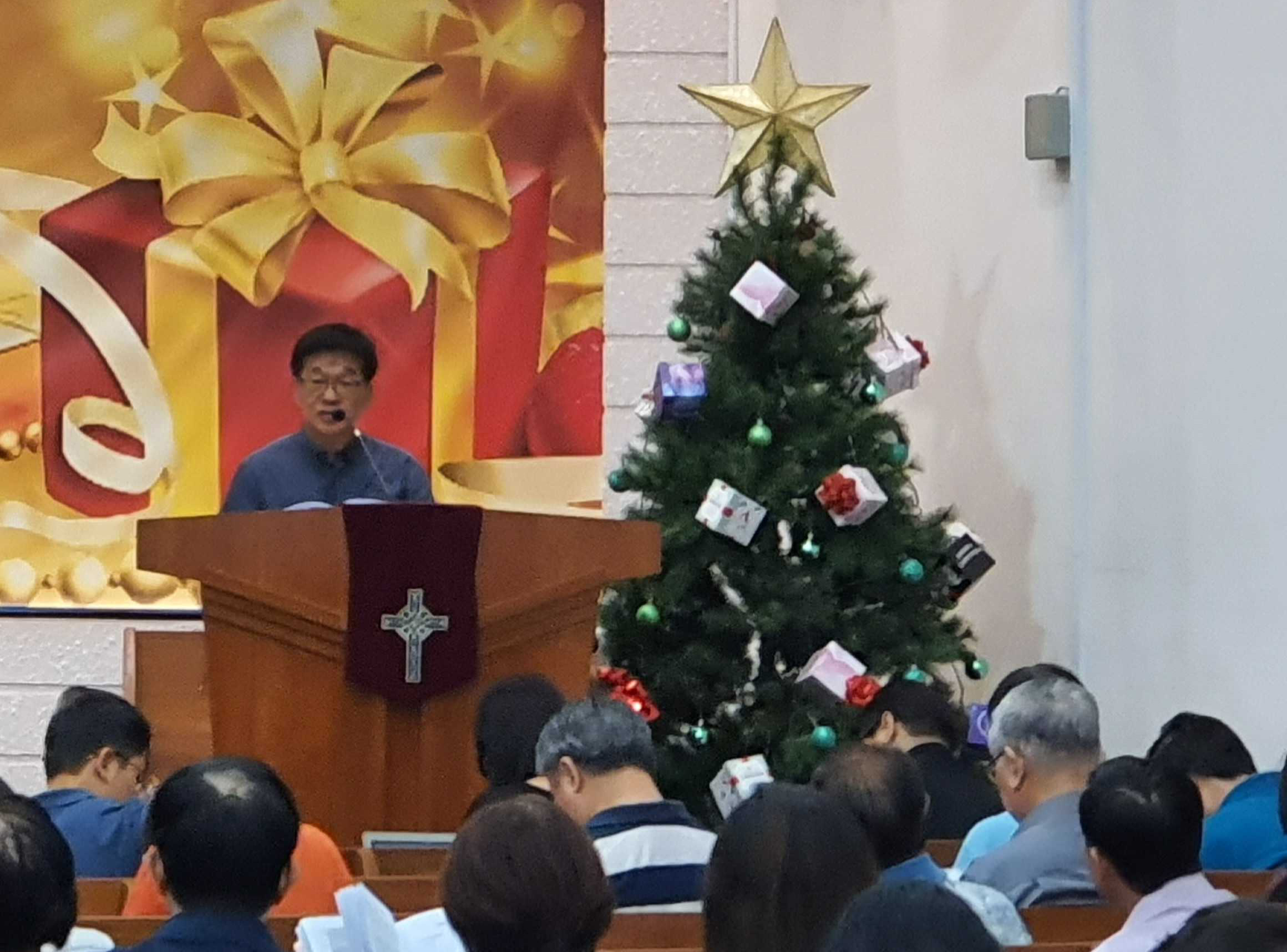 "代主席王加现长老